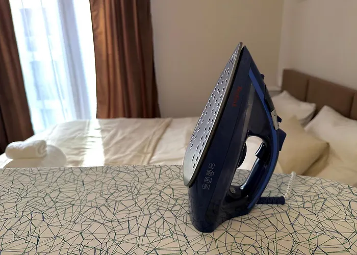 Golden Eden Wieniawska - Ogród Saski Apartamento